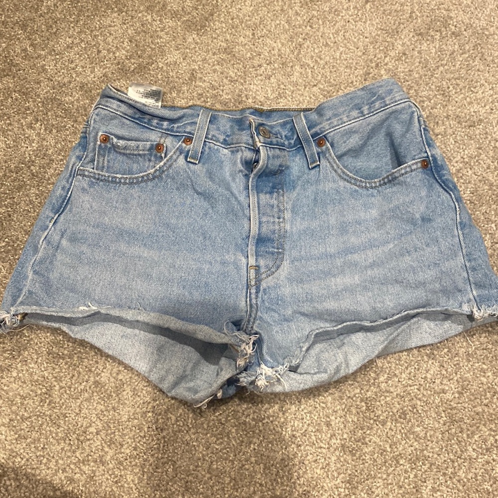 Levi high waisted lighter jean shorts